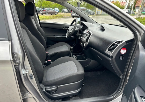 Hyundai i20 cena 22999 przebieg: 136000, rok produkcji 2012 z Świebodzin małe 154